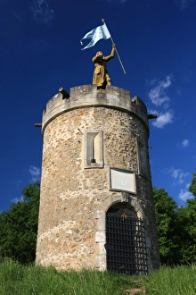 <b class=qtipBold><figcaption>La Chartre France</figcaption></b><br>A statue to Joan of Arc over looking the French town of La Chartre<br><em>© Paul Felix Photography Springfield Cottage Midwinter Road Northleach GlosGL54 3JD photos@paulfelix.co.uk 01451861893</em> La Chartre France