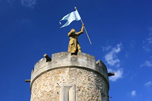 <b class=qtipBold><figcaption>La Chartre France</figcaption></b><br>A statue to Joan of Arc over looking the French town of La Chartre<br><em>© Paul Felix Photography Twelve Beacon Park Pelynt nr Looe Cornwall PL13 2PQ photos@paulfelix.co.uk 01503 221069</em> La Chartre France