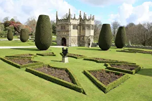 <b class=qtipBold><figcaption>Lanhydrock</figcaption></b><br>The gorgeous garden of Lanhydrock a large country house in Cornwall near Bodmin<br><em>© Paul Felix Photography Twelve Beacon Park Pelynt nr Looe Cornwall PL13 2PQ photos@paulfelix.co.uk 01503 221069</em> Lanhydrock