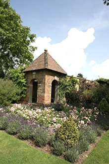 <b class=qtipBold><figcaption>Middle Claydon House</figcaption></b><br>The summer house in the garden at Middle Claydon House in Buchinghamshire on a summers day<br><em>© Paul Felix Photography Twelve Beacon Park Pelynt nr Looe Cornwall PL13 2PQ photos@paulfelix.co.uk 01503 221069</em> Middle Claydon House