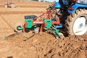 <b class=qtipBold><figcaption>Ploughing Match</figcaption></b><br>Vintage Ploughing Match at Pelynt near Looe in Cornwall on a autumn day<br><em>© Paul Felix Photography Twelve Beacon Park Pelynt nr Looe Cornwall PL13 2PQ photos@paulfelix.co.uk 01503 221069</em> Ploughing Match