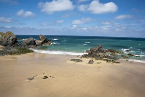 <b class=qtipBold><figcaption>Porthcothan</figcaption></b><br>Porthcothan near Padstow in North Cornwall with views over the Camel Estuary was used to portray Nampara Cove in the filming of Poldark.<br><em>© Paul Felix Photography, Twelve Beacon Park, Pelynt, near Looe, Cornwall, PL13 2PQ</em> Porthcothan
