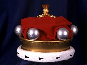 Traditional Prints: Royal Crown maker