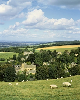 <b class=qtipBold><figcaption>SNOWSHILL</figcaption></b><br>The Cotswold Countryside Looking down on the Village of Snowshill Gloucestershire<br><em>© PAUL FELIX 01285 831703 photos@paulfelix.co.uk</em> SNOWSHILL