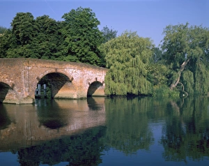 <b class=qtipBold><figcaption>SONNING</figcaption></b><br>Early Morning on the River Thames at Sonning the Berkshire Village<br><em>© PAUL FELIX 01285 831703 photos@paulfelix.co.uk</em> SONNING