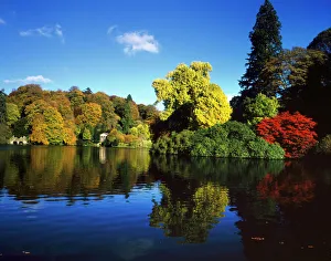 <b class=qtipBold><figcaption>Stourhead</figcaption></b><br>One of the most outstanding gardens in the country with its lakes, trees and temples at Stourhead Wiltshire<br><em>© Paul Felix Photography Twelve Beacon Park Pelynt nr Looe Cornwall PL13 2PQ photos@paulfelix.co.uk 01503 221069</em> Stourhead
