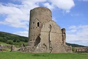 <b class=qtipBold><figcaption>Tretower Castle</figcaption></b><br>A spring afternoon at the ruined 11th to 13th Tretower Castle Powys in Mid Wales<br><em>© Paul Felix Photography Springfield Cottage Midwinter Road Northleach GlosGL54 3JD photos@paulfelix.co.uk 01451861893</em> Tretower Castle